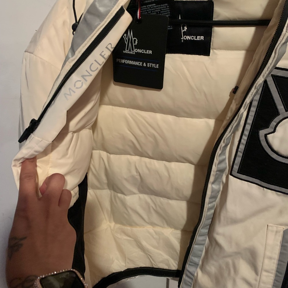 MONCLER - Picture 2 of 2